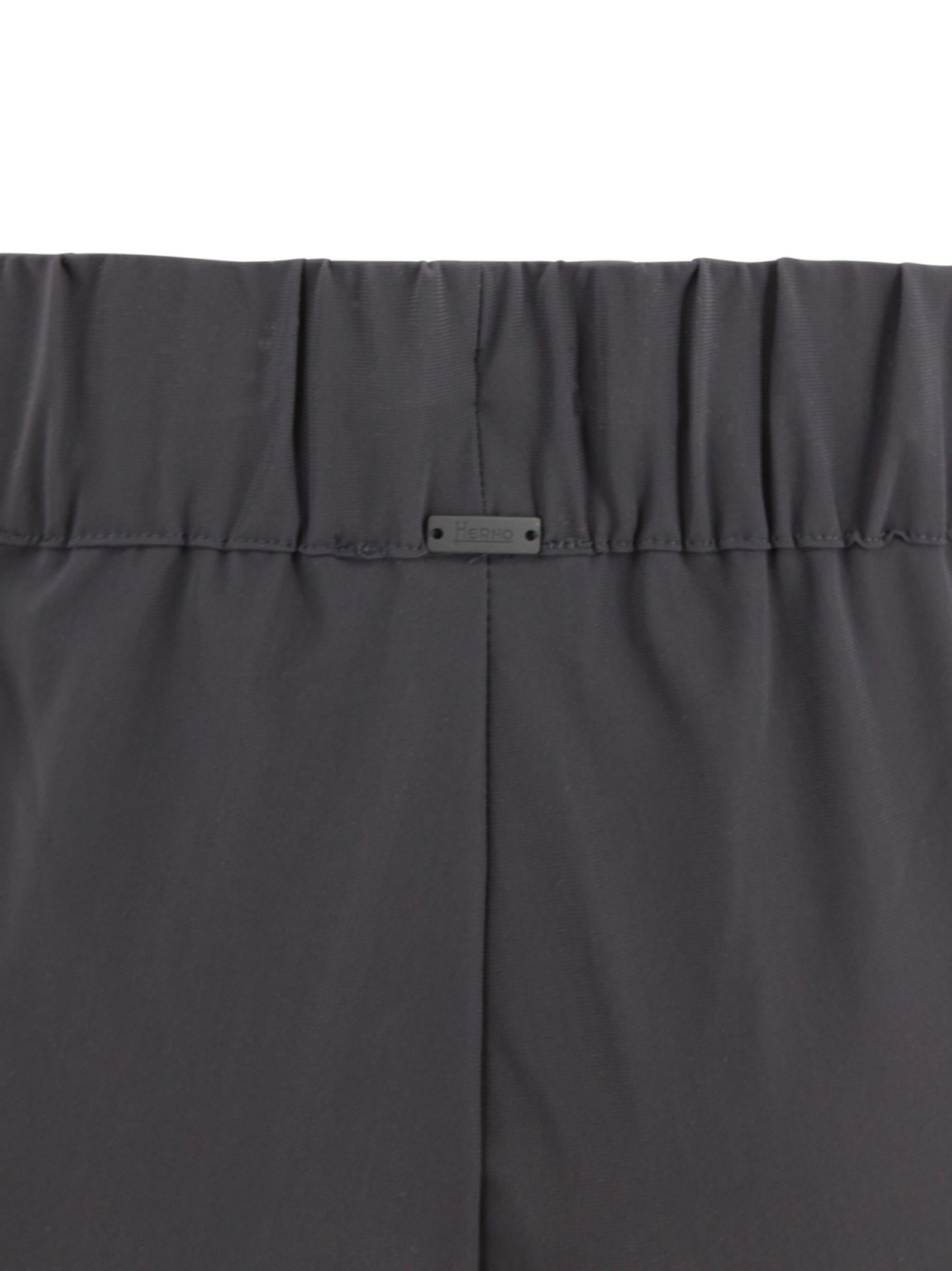 Pantaloni con pannelli e coulisse Herno PT000192D 521279200 